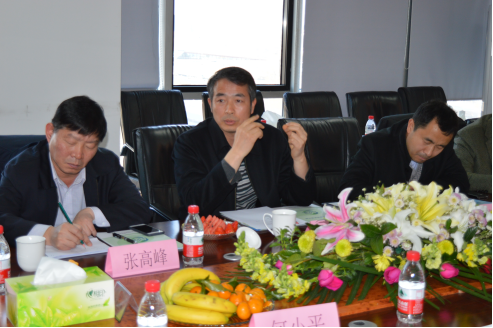 北京市工商联佘运副主席(中)、张峰处长(左)，，北京市统战部曹杰处长(右)